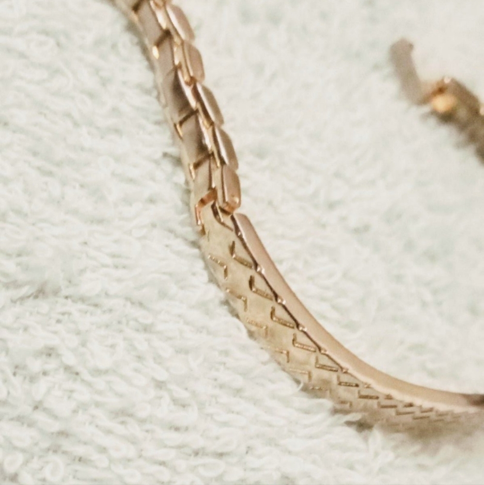 Gold Bar Link Bracelet - Picture 5 of 7